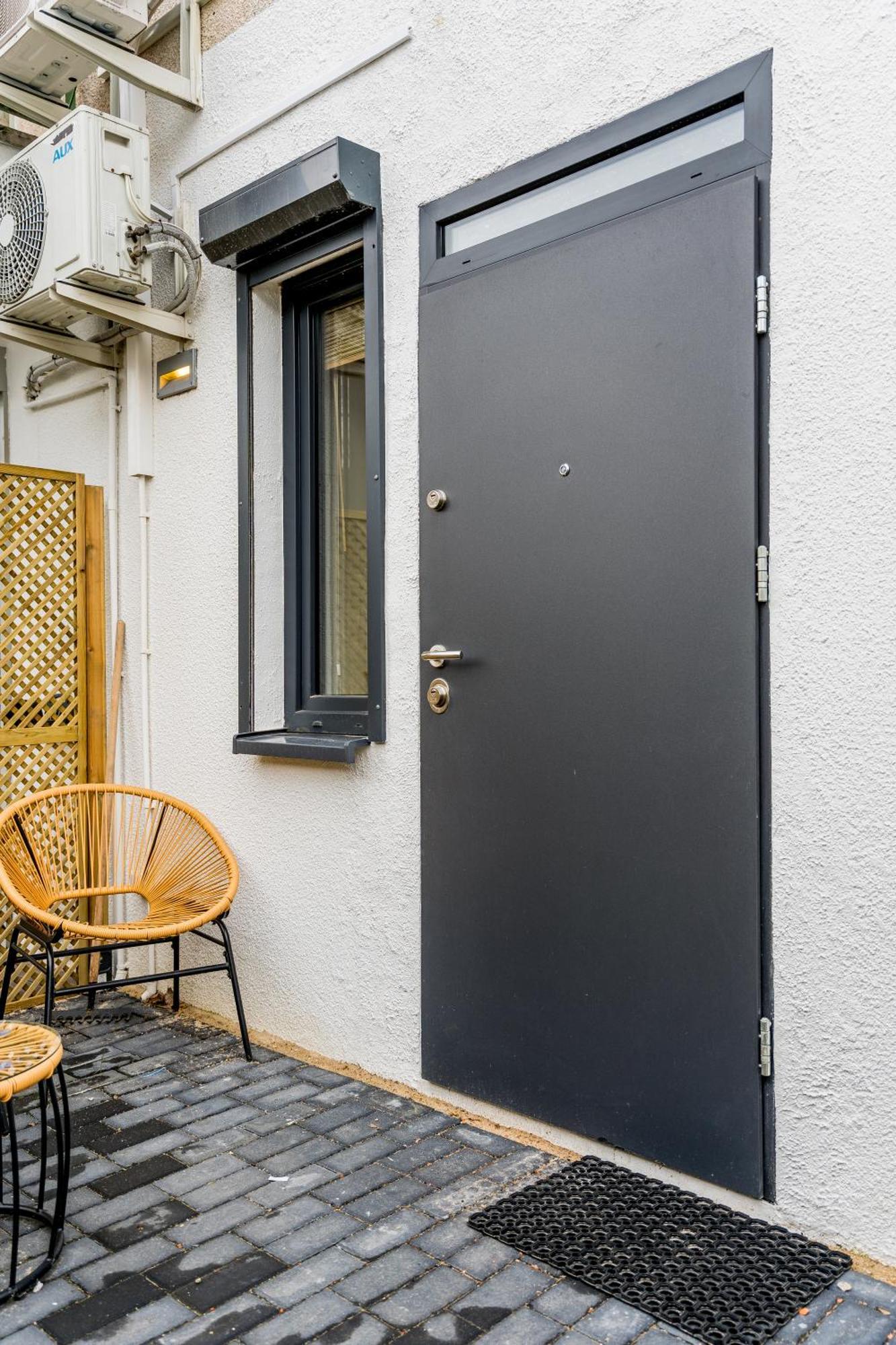 Grunwald Raszynska Studios Poznań Exterior foto